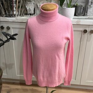 Hudson’s Bay Company Collection 100% cashmere lng sleeve Pink Turtleneck Sweater